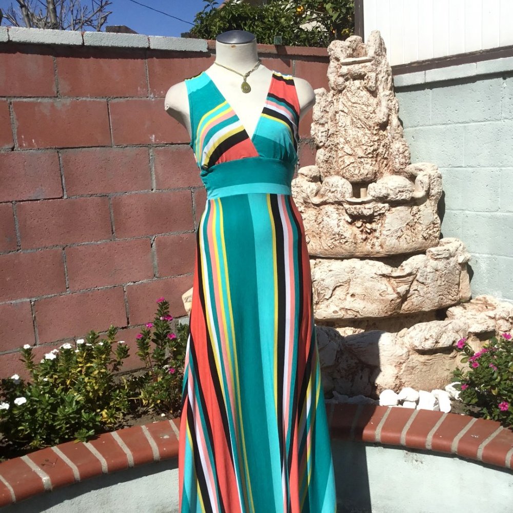 IPONA Bright Color Striped Long Dress V-Neck Sleeveless A-Line Cutout Spandex S